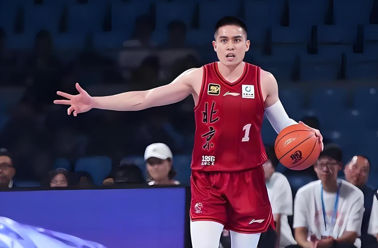 输给青岛2分！北京队3人表现低迷，要为输球买单CBA常规赛第22轮，北京队坐镇