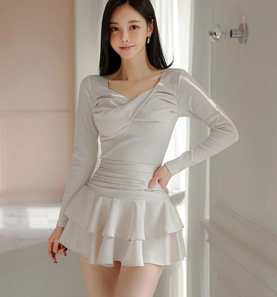 孙允珠的穿搭真的太绝了，集优雅气质与甜美少女风于一身，温柔迷人得让人移不开眼。