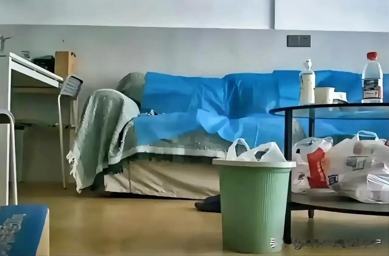 录像的这个人，真的是太有心机了！男女偷情这种事儿，是见不得光，见不得人的，恐