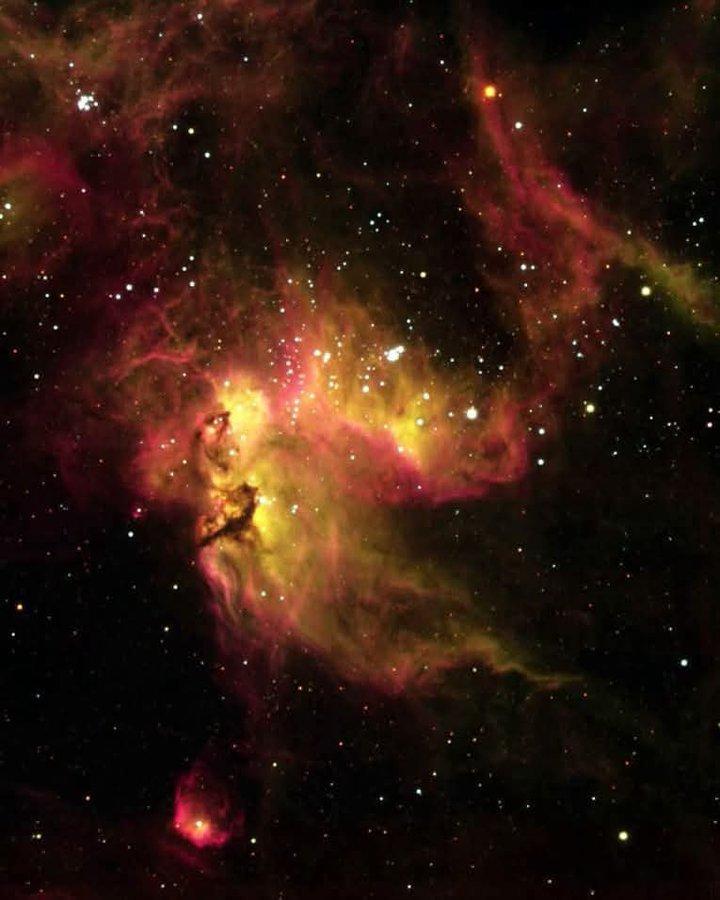 在大麦哲伦云中，这是一个位于银河系外围边缘的邻近星系，年轻的星团NGC2074