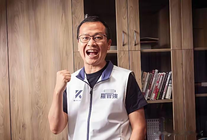 罗智强露出了“原形”，原来是“绿营”一伙儿的？他接受绿媒采访，嘴里说出来的话