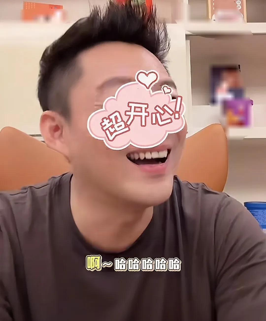 张兰终于和宝贝孙子孙女相聚了，张兰又开始晒孙子小霖霖了。不知道这样公开晒孙子，徐