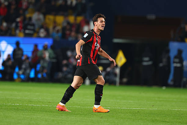 【外媒评亚沙里】这是一场略显拘谨的“实战洗礼”：亚沙里在场上过多选择横向传球，