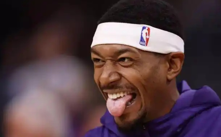 3100万打水漂！比尔在快船彻底迷失，鲍威尔热火18+5打脸：泰伦卢战术已成NBA最大笑话