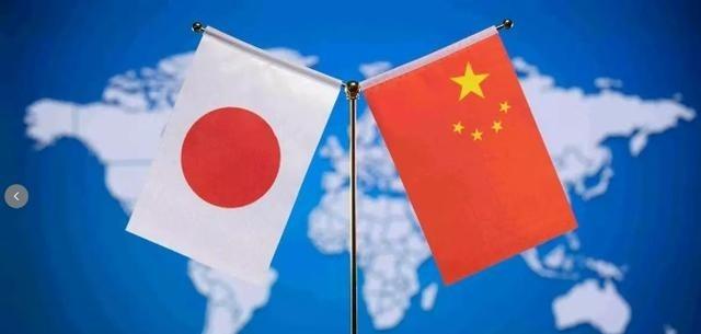 日本政客明显急眼了！日本政客公然叫嚣称，全世界现在都看清了中国的真面目，中国现在
