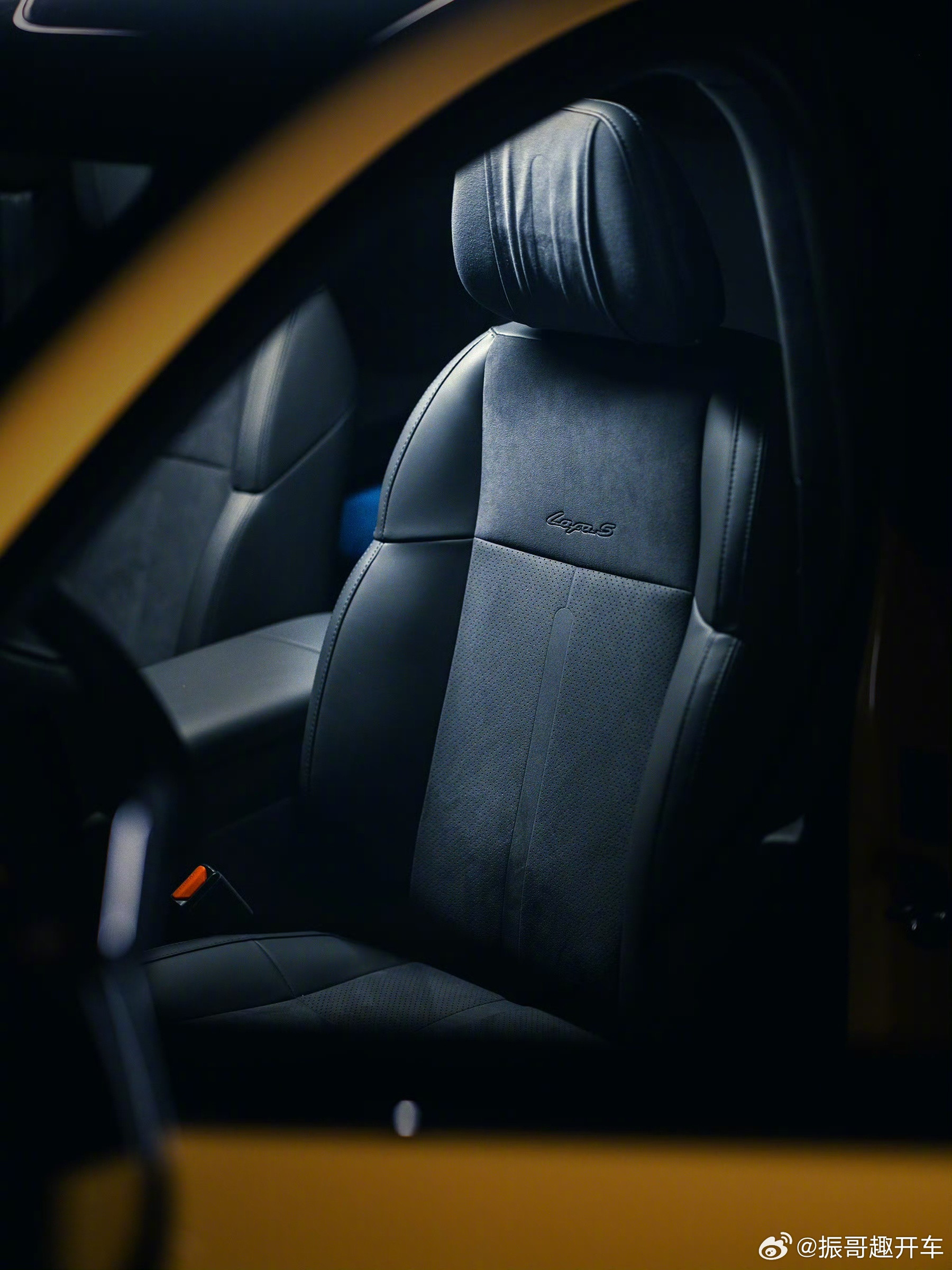 零跑Lafa5开启轿跑10万级时代大v聊车新能源汽车11月27日，零跑Lafa