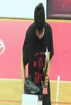广东队要迎来自己的“胡金秋”了？杜锋这下不用羡慕王博了！看了最近国青队的比赛