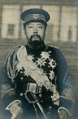 1906年，端方在柏林博物馆发现了一块熟悉的石碑，他走近，仔细辨认，惊得目瞪口呆