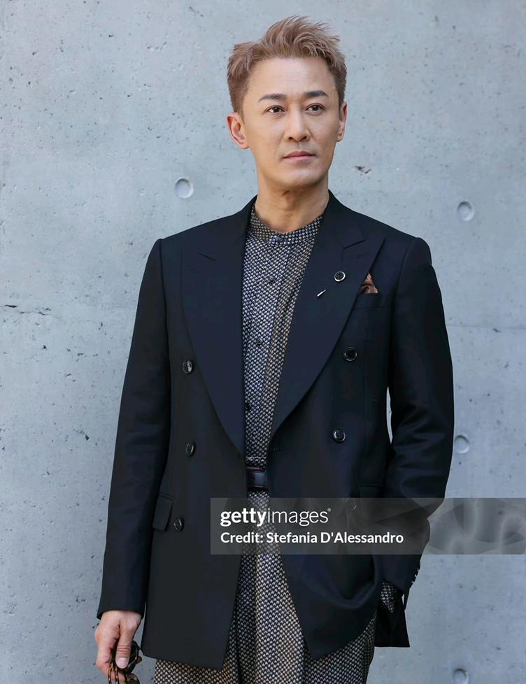 林峯的颜值再也回不去了，最新近照生图沧桑显老、45岁看起来像55岁的感觉！真不