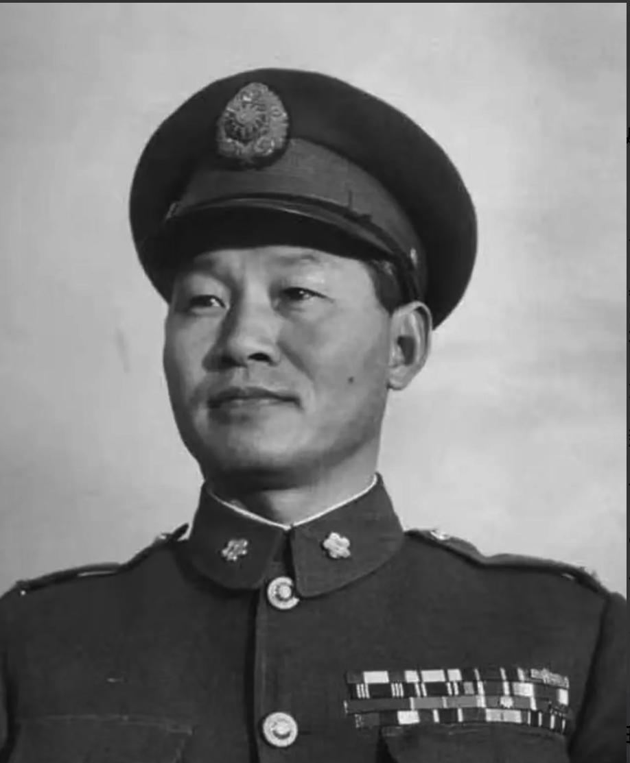 1950年，孙立人不喜欢新来的政治部主任，直接拒见此人。亲信急了，劝他：