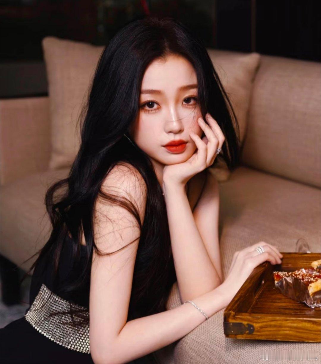 1.由白宇和宋祖儿主演的《中州传》，杨帆担任导演，期待两位演员的合作。2.成毅的