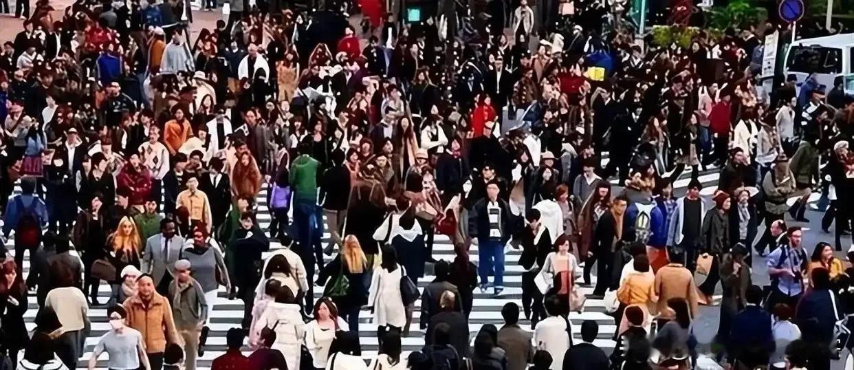 联合国重磅预警！2025年新生人口仅792万，数据回溯百年让人警醒联合国曾