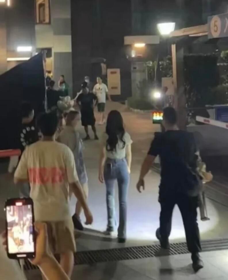 赵露思在绝对的比例面前身高已不成为首选​​​