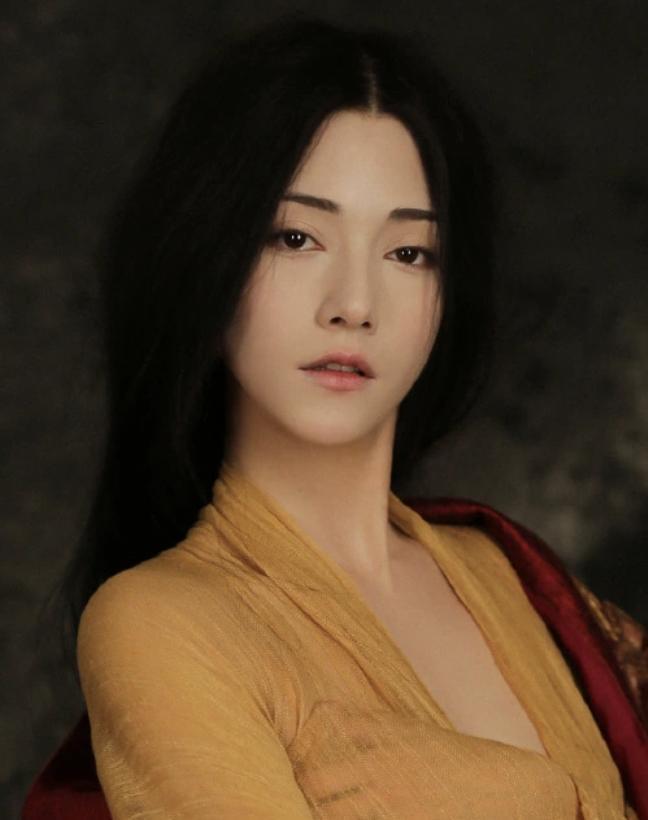 娜然的魅力真的就如妲己那般，让霍启山无法自拔呀。娜然的黑料在18年就被曝光，