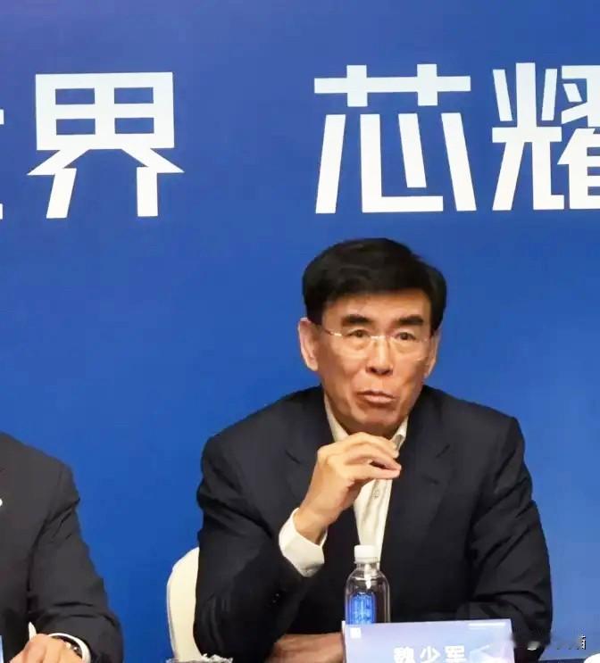 7月13日，上海，一家成立不到三年的公司，用国产14nm工艺造出了一颗AI芯片，