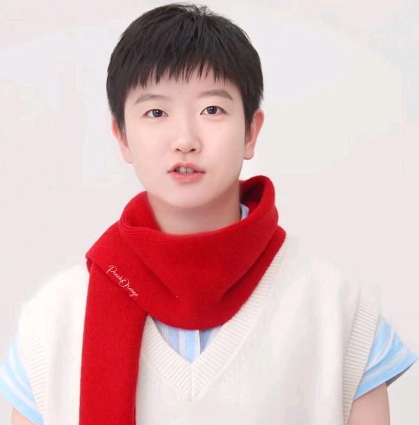 发现了一个问题孙颖莎真的是个万人迷就算两站比赛没打了，但是一点也不耽误她