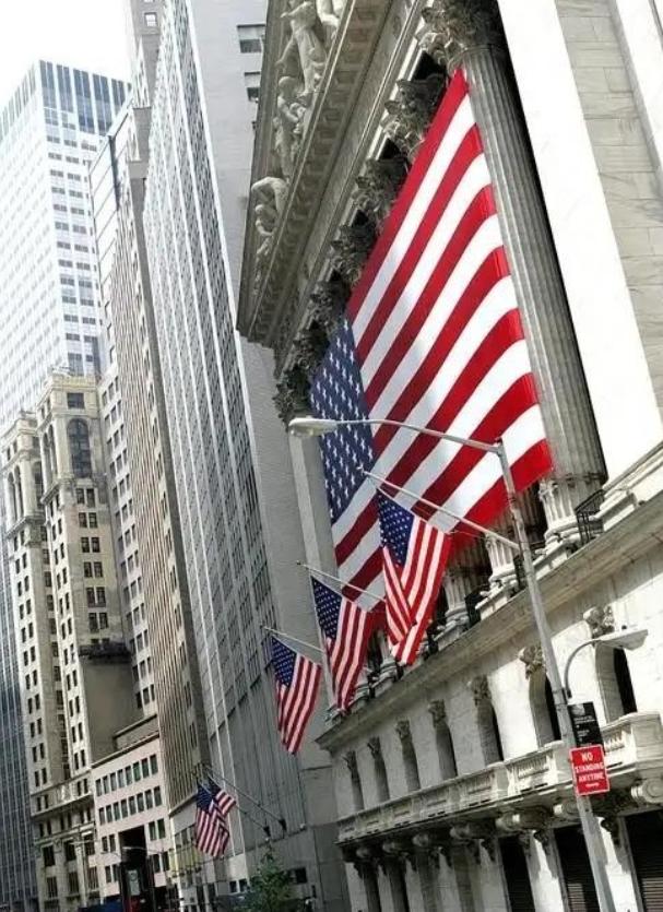 全世界没料到，美国动作真快，没踩中东坑，反而一招洗空30万亿债 所有人都盯着