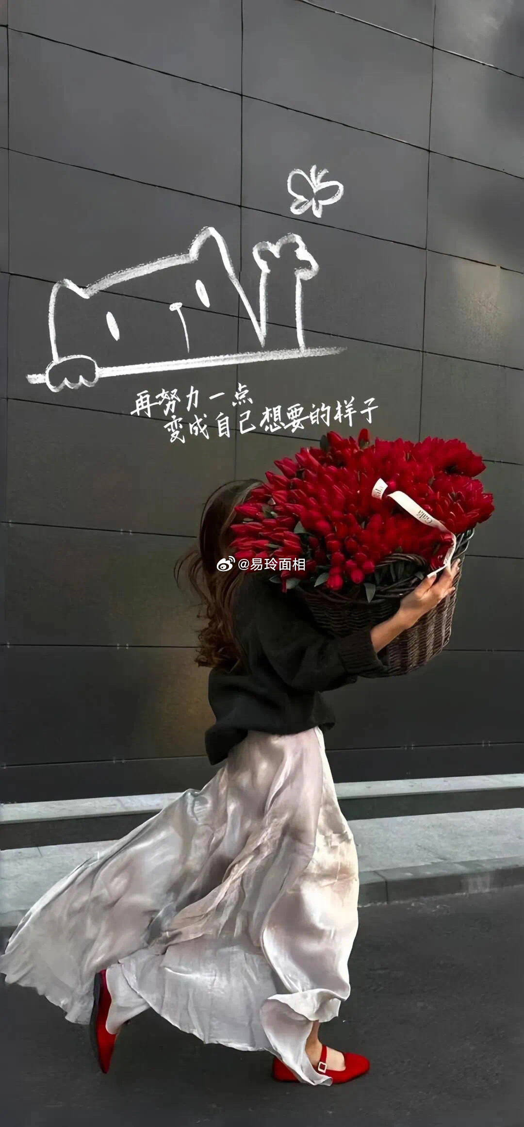天蝎座身上总带着令人心生敬畏的阴影，冥王星的阴影气场笼罩着他们。即使刻意低调，却