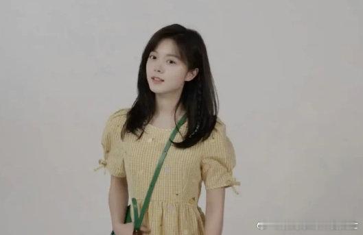 赵今麦林其乐初始定妆照赵今麦樱桃琥珀初始定妆赵今麦《樱桃琥珀》林其乐定妆，身着