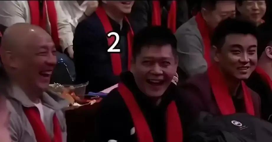 肖战指导一笑，比孙颖莎夺冠还罕见。新加坡大满贯，他场边绷紧的脸像块铁板。队