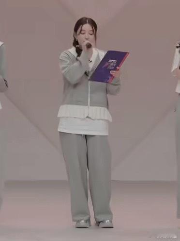 阚清子团未脱稿被赵兆狠批浪姐史上最难听的小考小考后，音乐总监赵兆当场发问：“为