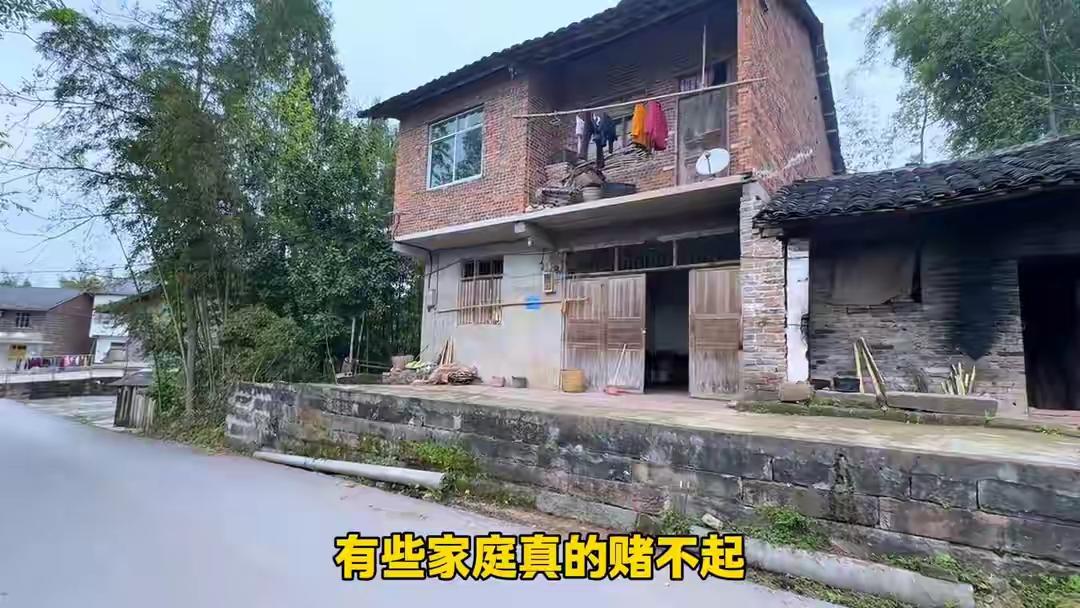 一位农民查出癌症直接转身就走，医生连忙叫住他，癌症又不是完全没希望怎么不治就走。