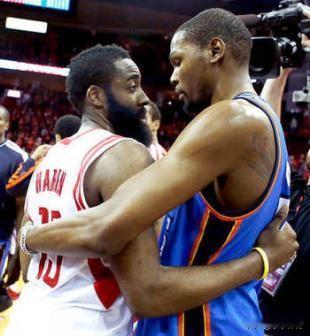 美媒:有没有可能哈登早就和杜兰特商量好一起打球？今天早些时候，美国媒体撰文表示