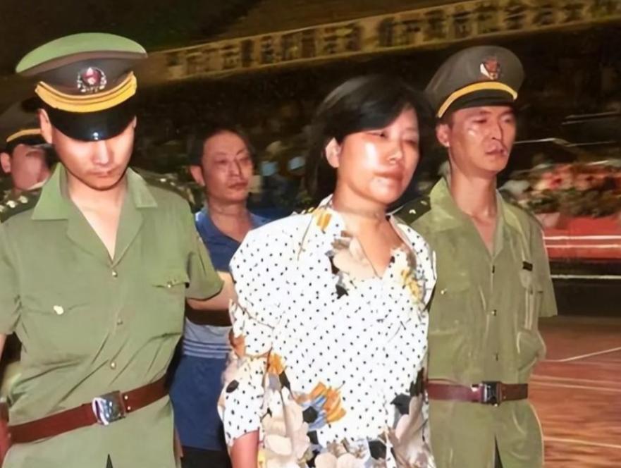 "我就跳个舞，就要枪毙我，我不服！"1985年西安刑场，马上就要被处死刑的女人突