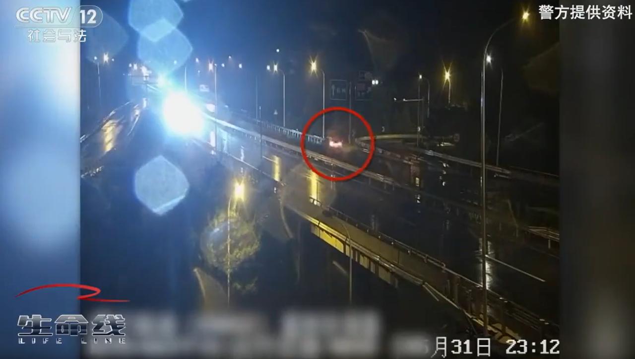“不作死就不会死！”浙江，一男子刚买了台新能源车，晚上了点酒，就想着试试新车的智