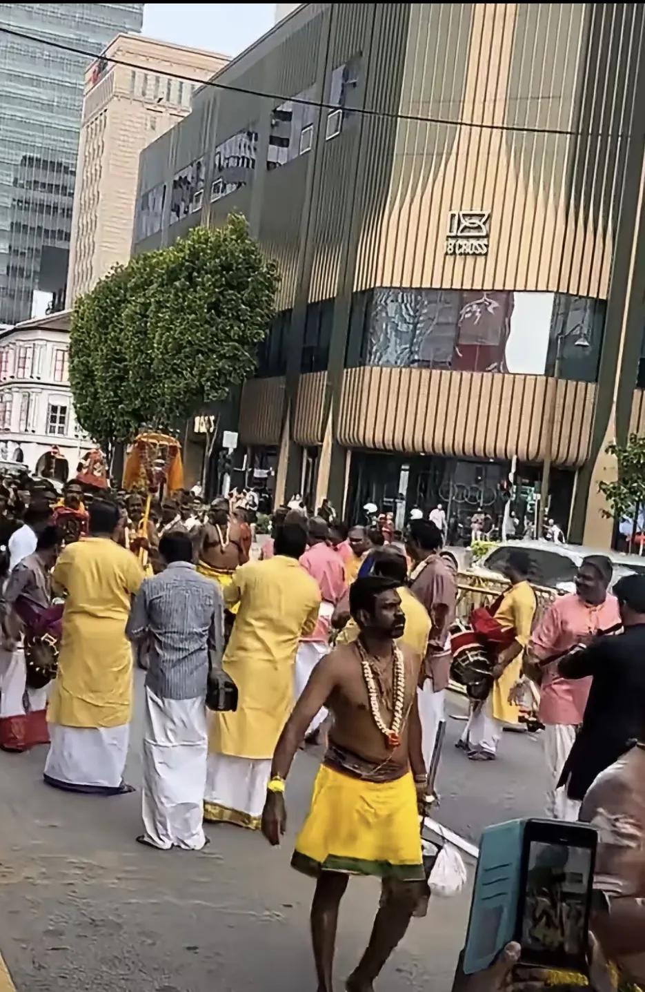亲身逛完新加坡，说实话：感觉街上印度人比华人还多这次在新加坡实打实待了好几