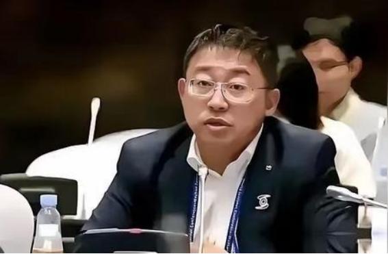 他们真正怕的是中国赢！沈逸曾经点破：精英们把子女和存款都押在美国，一旦中国科技追