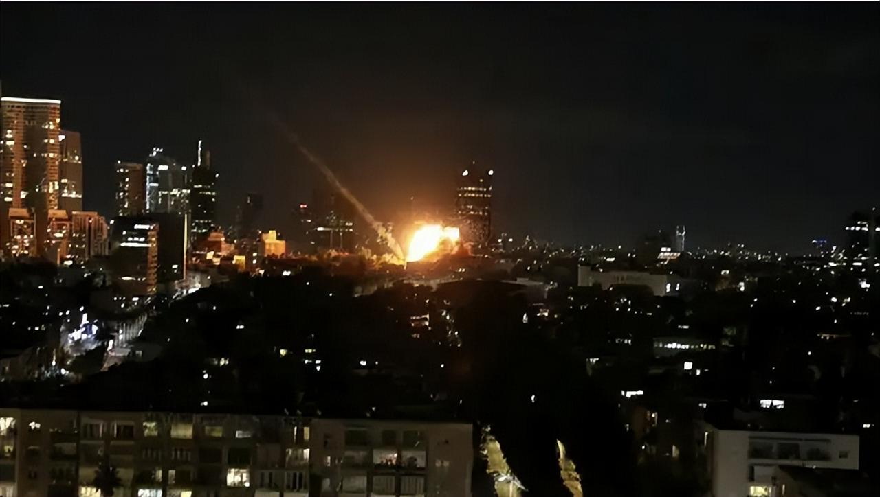 这回美国人是彻底被打蒙了！美军基地被摧毁，以色列本土被炸！ 3月3日，全世界