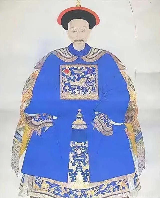 乾隆瞧见新科状元刘墉是个驼背，当场便奚落道：“弯木难做顶梁柱。”刘墉反应极快，回