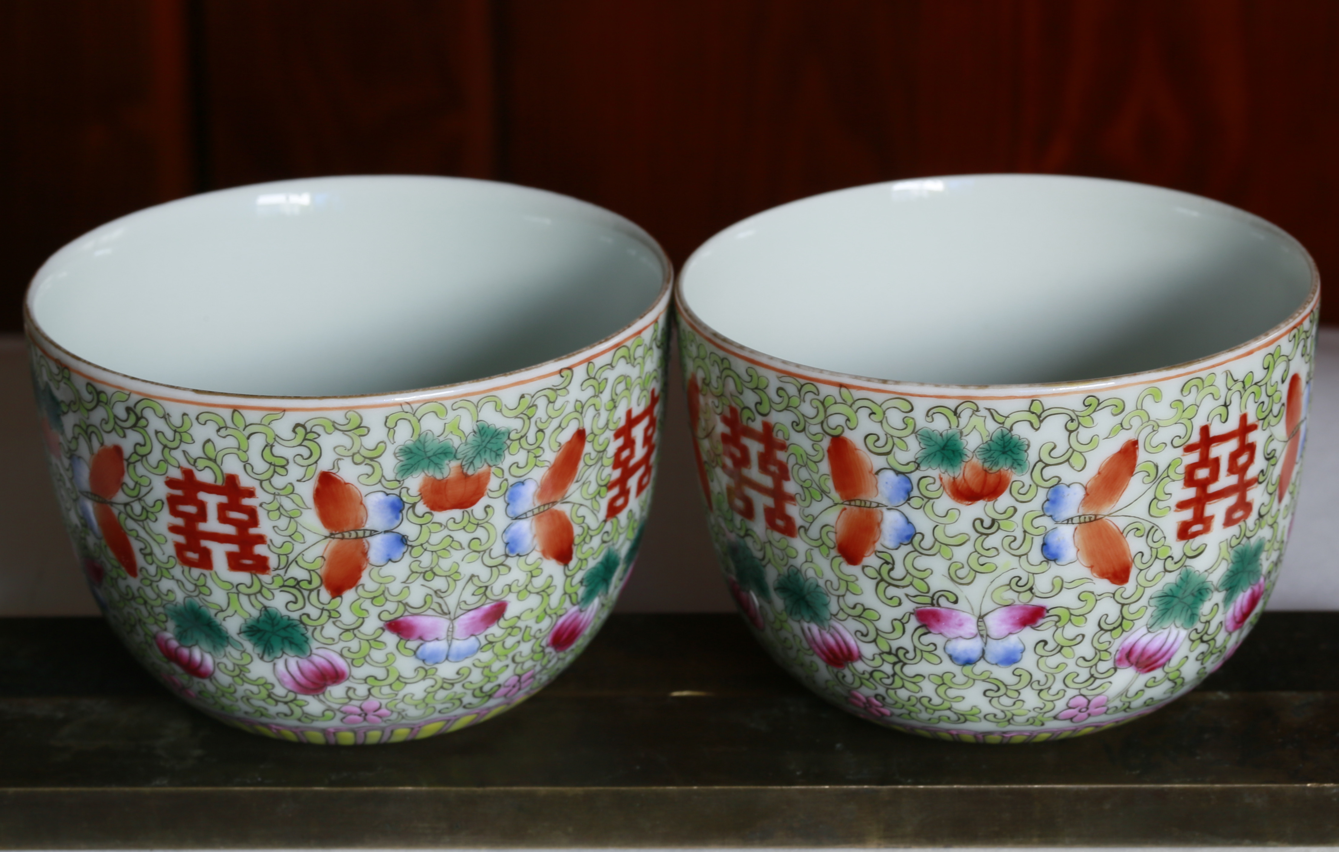 清道光官窑粉彩描金囍字瓜蝶缠枝纹茶杯一对尺寸:一只口径93.3MM，高63M