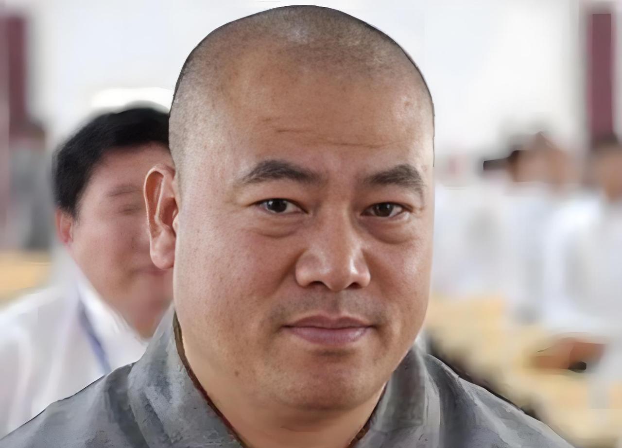 释永旭是释永信的师弟，又是少林寺武僧总教头，在佛法与武术上都很有建树，然而原本应