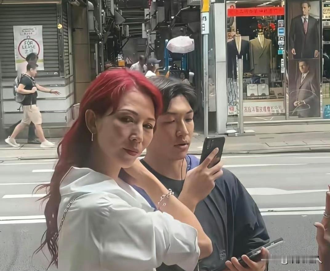 说真的，年纪大了还是丰腴点好！不仅显有气血，还更耐看！就比如蔡少芬是很好的例子，