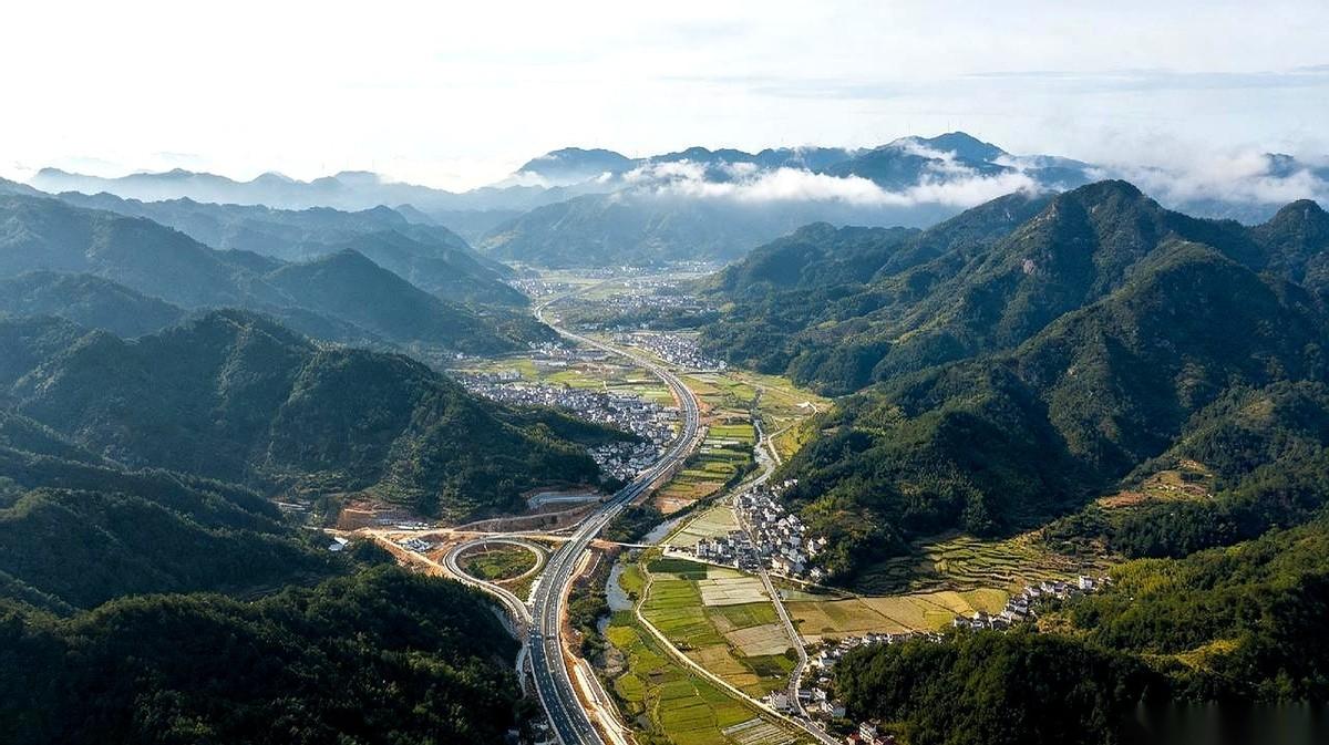别盯着网上的小道消息瞎激动了！天台那条心心念念的甬金衢上高速，今年绝对开不了工