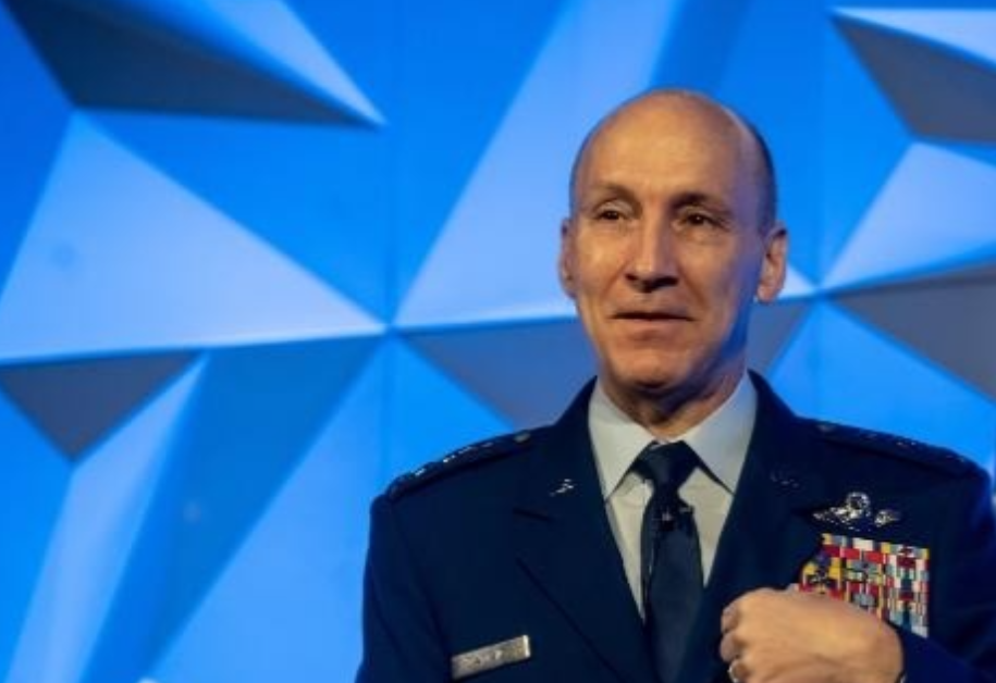 对华开战已不可避免？美空军参谋长当着全世界承认一个事实：一旦与中方开战，美军在中