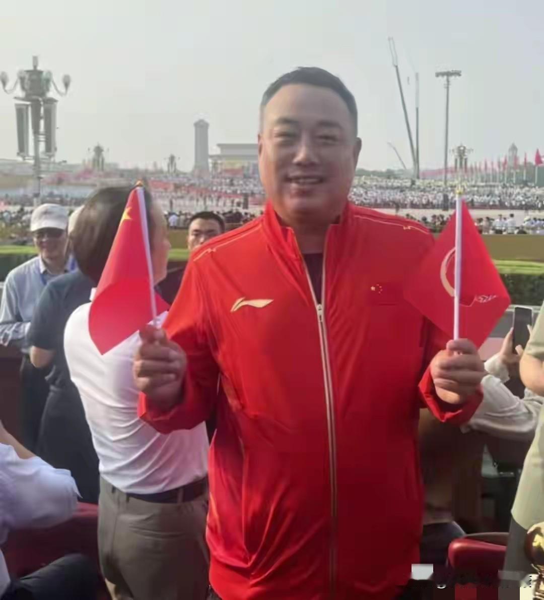 刘国梁抖音更新，评论区成孙颖莎王楚钦粉丝感恩“打卡地”近日，刘国梁在自己的