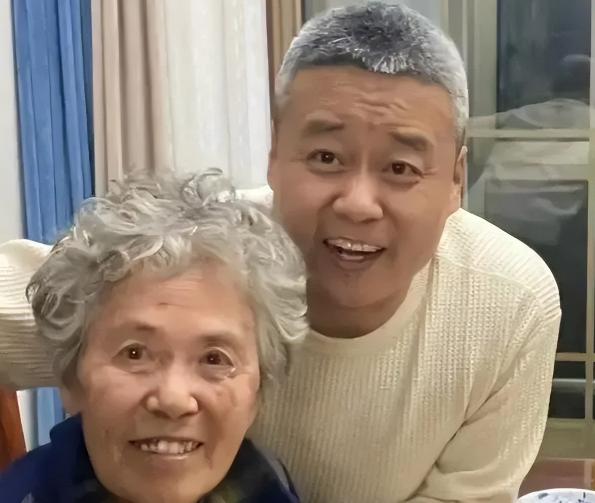 2015年，山东46岁男子投资失败，妻子却在他负债4600万后，带着孩子离开。哪