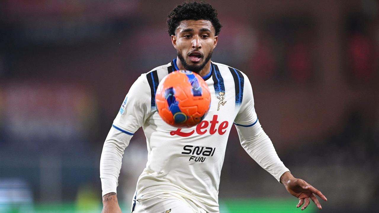 因对转会费有分歧，马竞与亚特兰大酒签下埃德森的谈判陷入停滞。与此同时，英超联赛