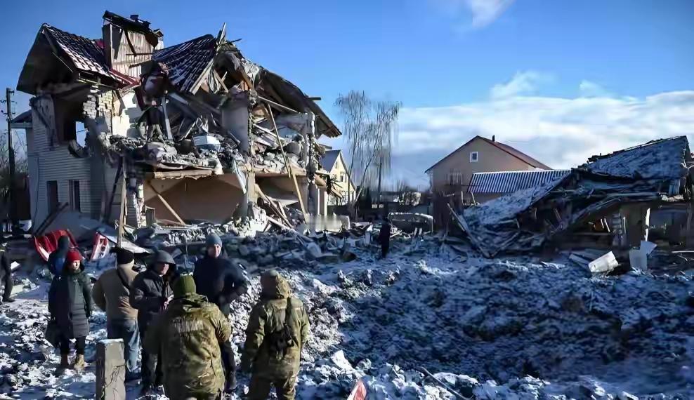 俄乌28条血的教训！撕开残酷真相：强国，从来没有投降选项！打了两年多的俄乌