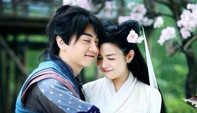 离婚才4个月，陈晓再次让全网“刮目相看”，42岁陈妍希后悔了吗？2025年2月1