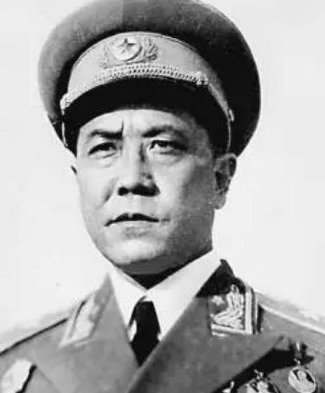 1979年李赤然少将恢复名誉，回南京军区索要工资，空军司令员不满：老家伙平反了还