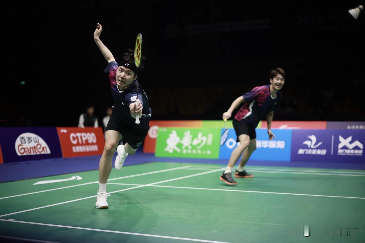 有意思，羽超联赛的赛场出现了一对难得一见的男双搭档，这就是平时在国际赛场作为对手