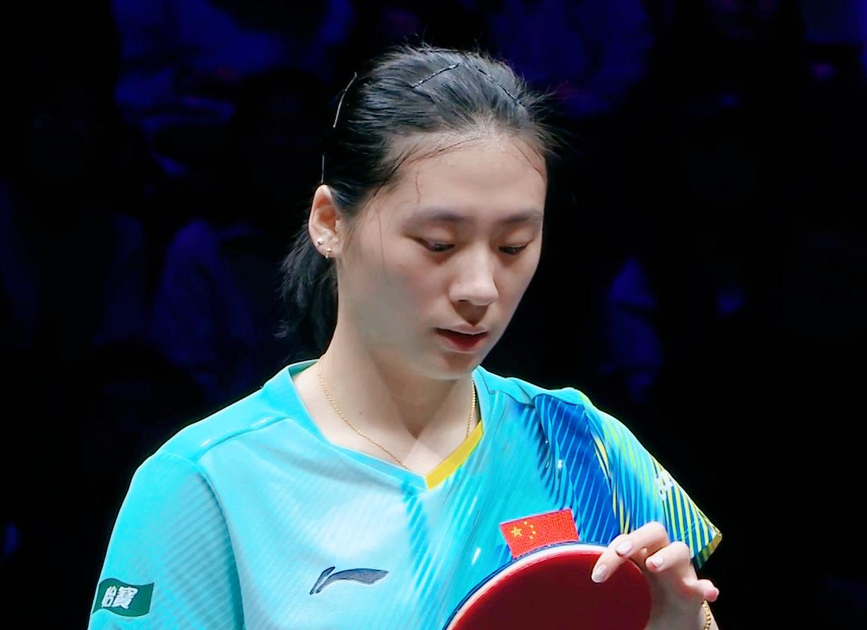 给力！重庆现场观众高喊：陈熠加油！网友也纷纷给陈熠加油！第一局陈熠把金娜英