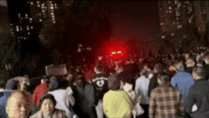 太极端了！11月30日晚，湖南长沙一对夫妻在外面吵了架，妻子回到家后，气还是没