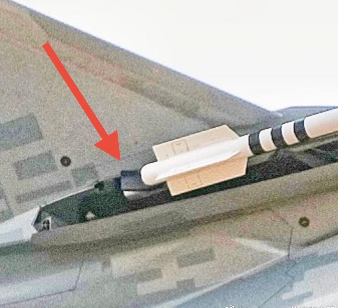 苏-57新图展示了格斗弹挂架尾部的尾焰偏流板烽火问鼎计划​​​