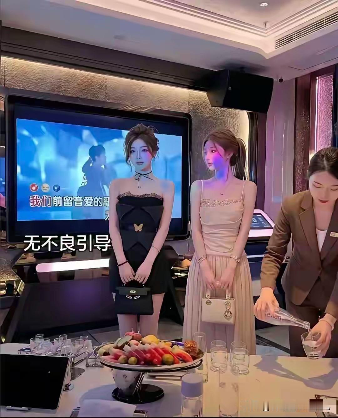 一般都喜欢右边这个吧！