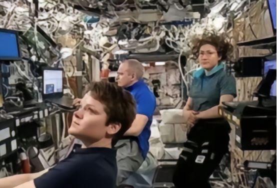 为什么大家都不提中国空间站了？因为没脸提，跟国际空间站差距太大！中国空间站可不是